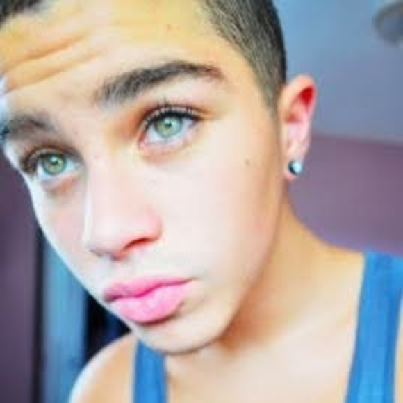 Meet your Posher, Mel - Picture 1 of 1